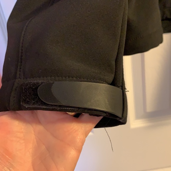 TECH by Tumi men’s soft shell black jacket with fleece lining. - Picture 10 of 13